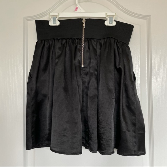 ⚡️ Black Satin Skirt - Picture 6 of 6